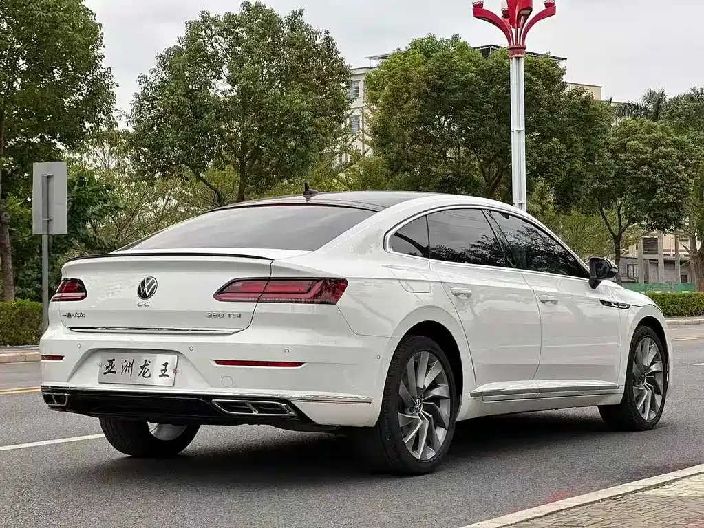 Volkswagen CC — фото 6