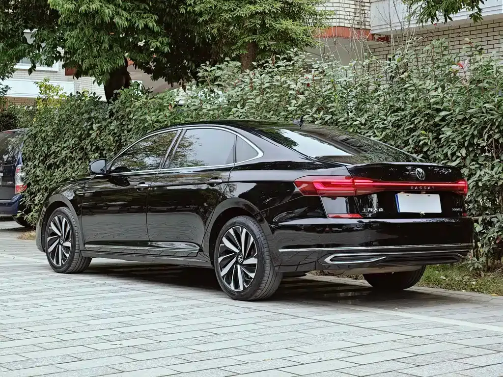 Volkswagen Passat — фото 3