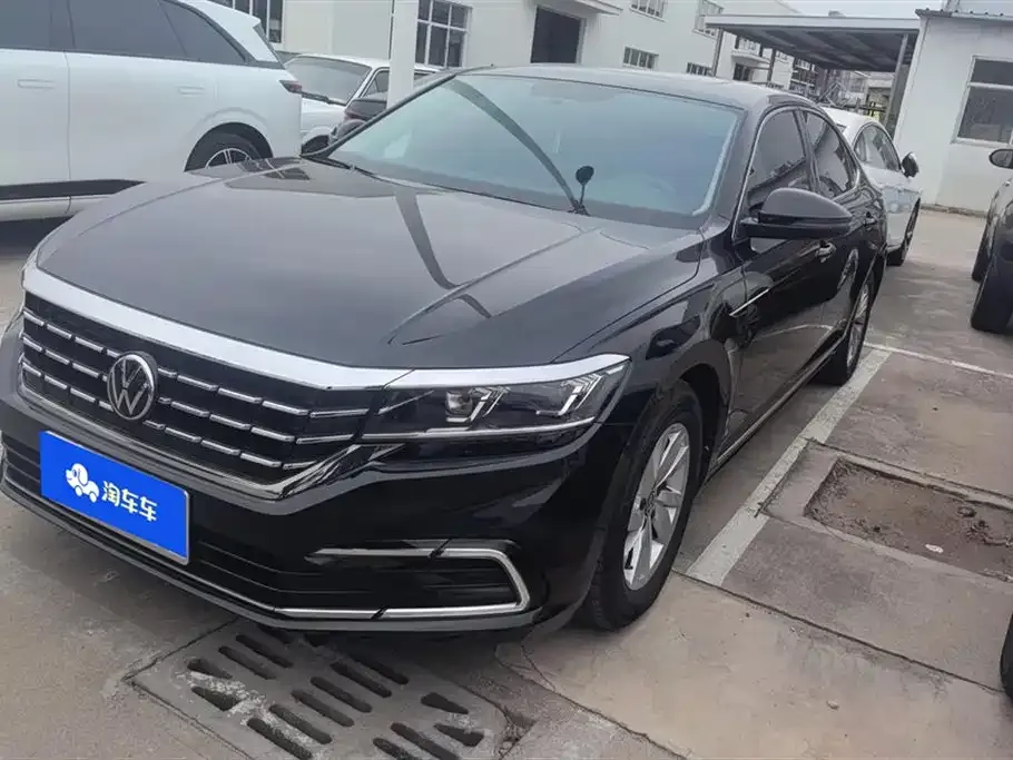 Volkswagen Passat — фото 1