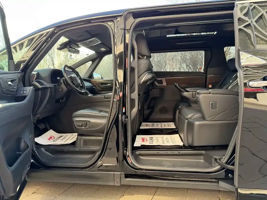 Toyota Vellfire — фото 10