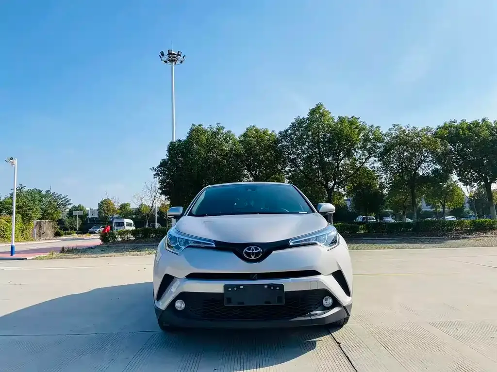 Toyota C-HR — фото 2