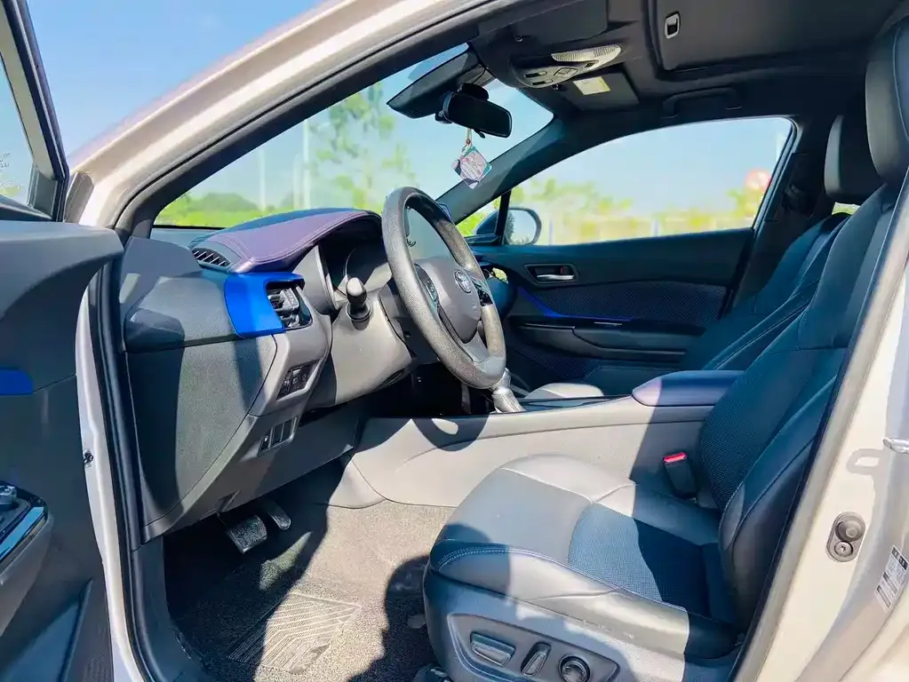 Toyota C-HR — фото 3