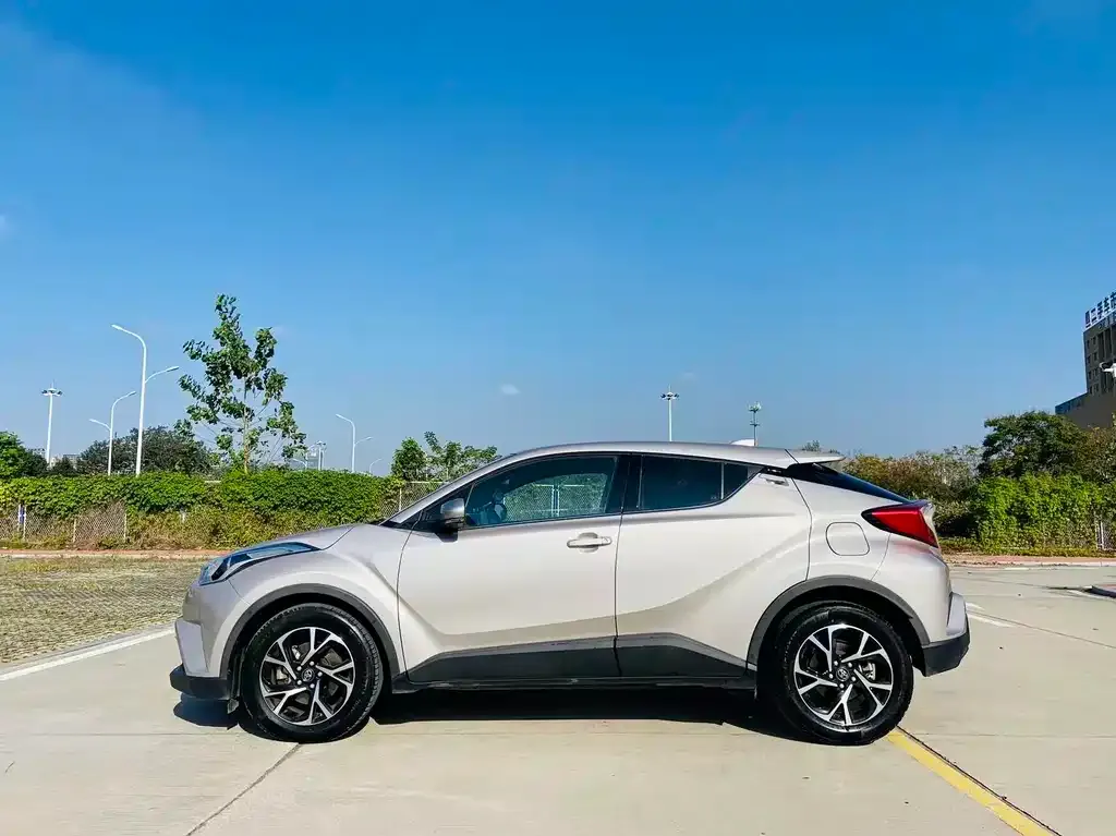 Toyota C-HR — фото 4