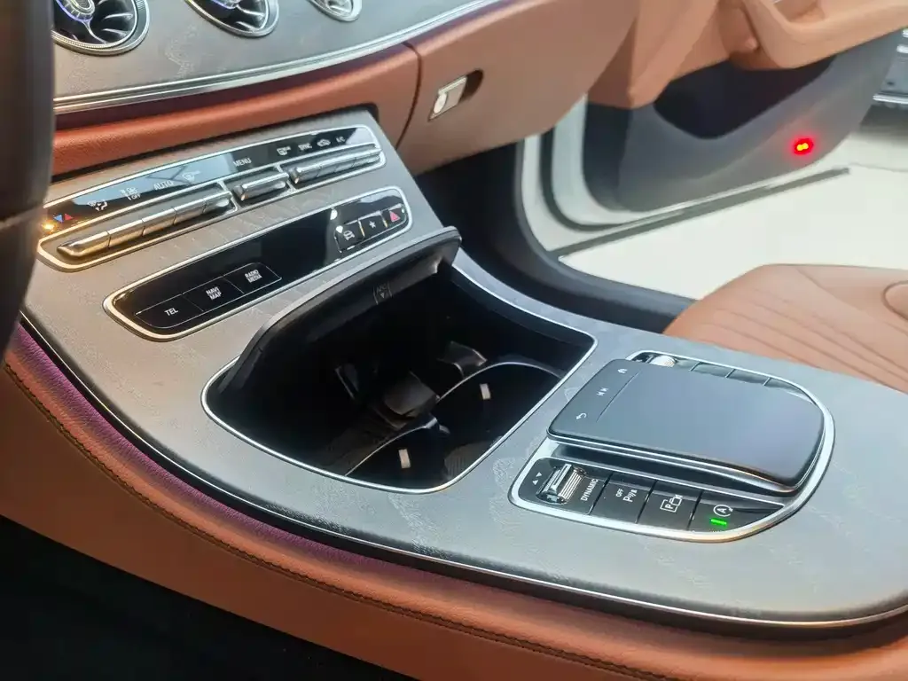 Mercedes-Benz CLS — фото 8