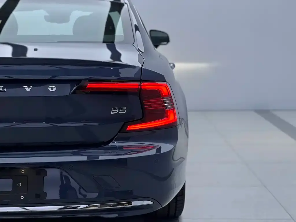 Volvo S90 — фото 5
