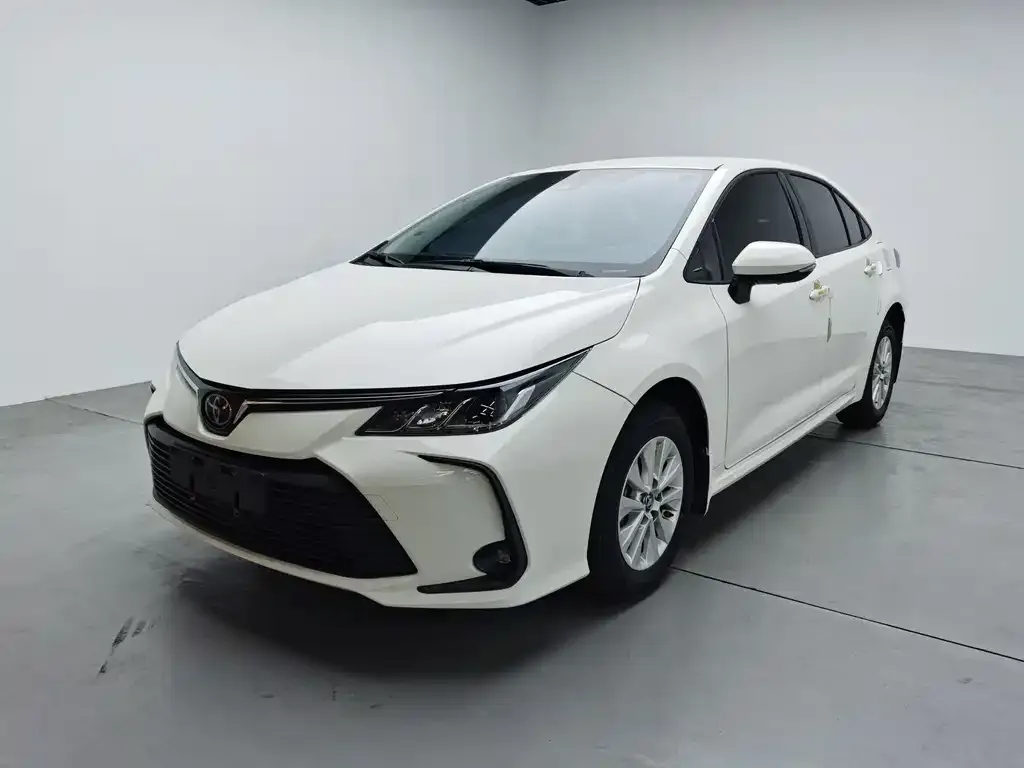 Toyota Corolla — фото 1