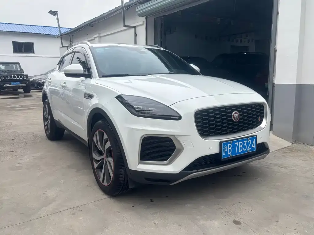 Jaguar E-PACE — фото 3