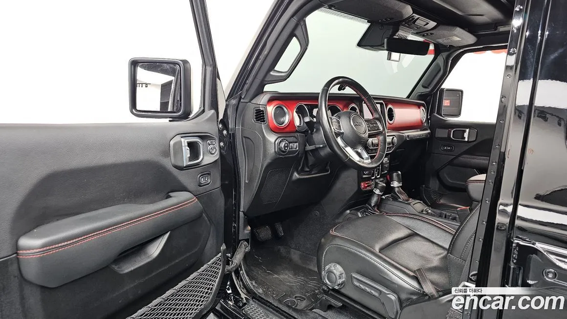 Jeep Wrangler — фото 10