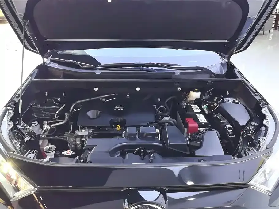 Toyota RAV4 — фото 10