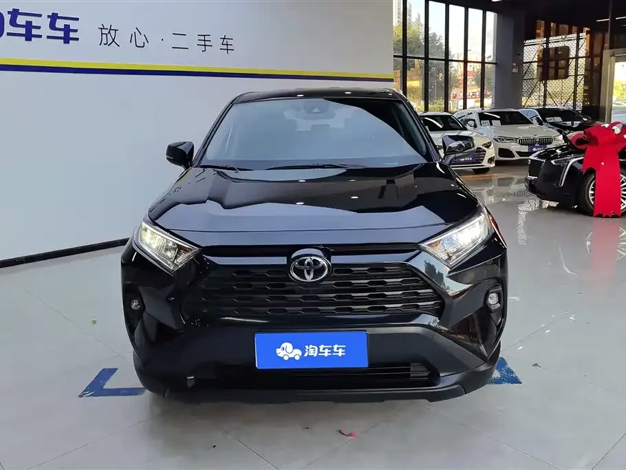 Toyota RAV4 — фото 2