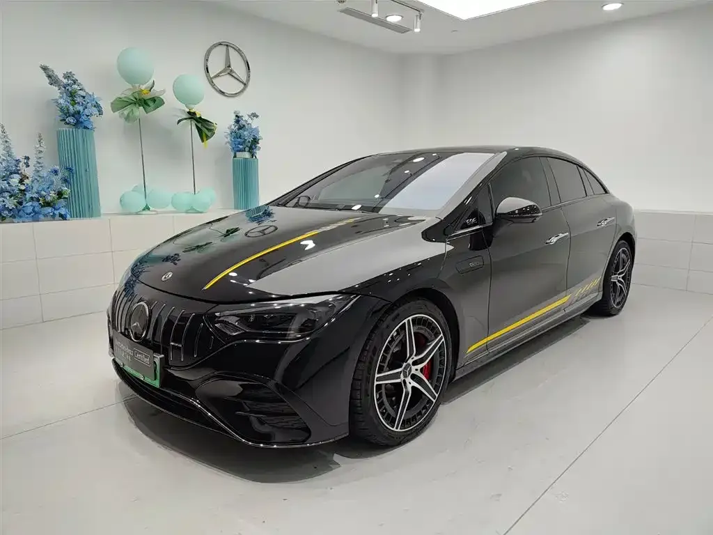 Mercedes-Benz EQE AMG — фото 1