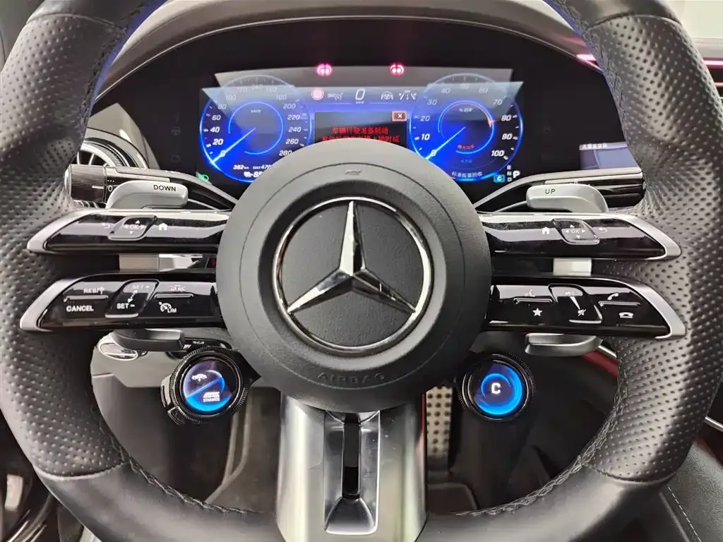 Mercedes-Benz EQE AMG — фото 3