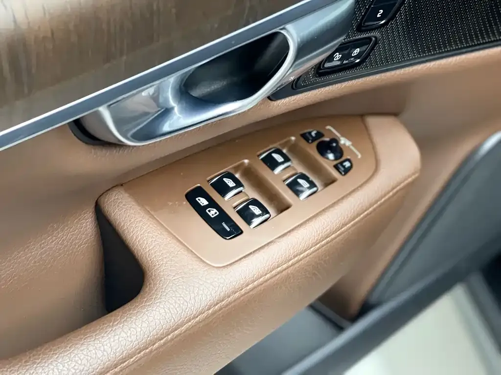 Volvo S90 — фото 9