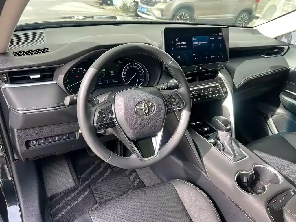 Toyota Harrier — фото 4