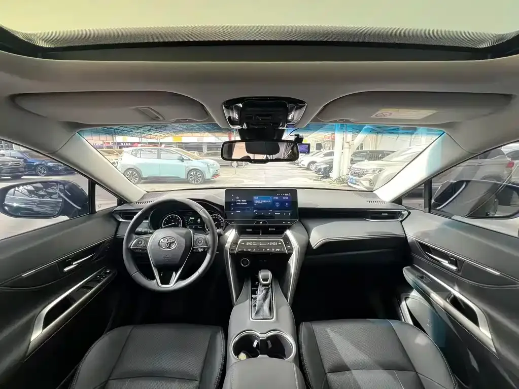 Toyota Harrier — фото 6