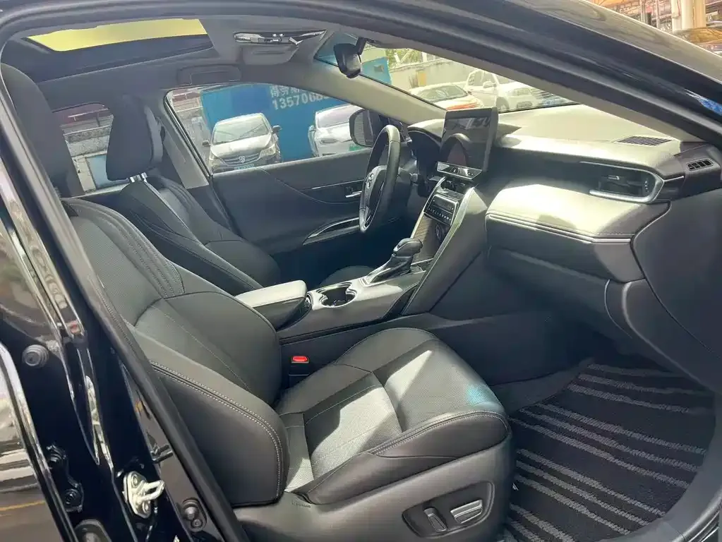 Toyota Harrier — фото 7