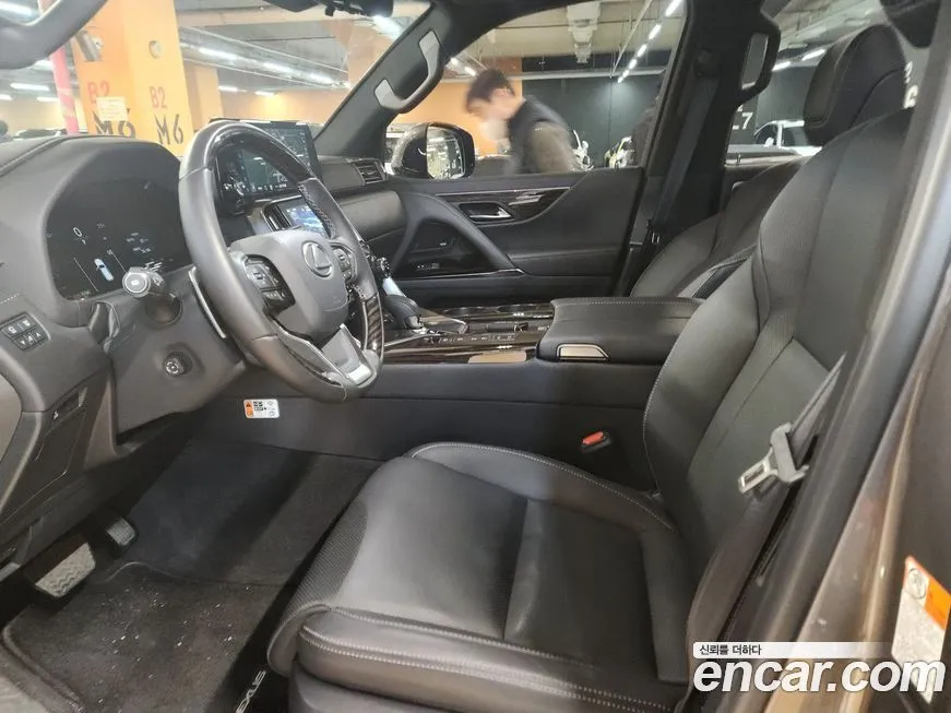 Lexus LX — фото 9