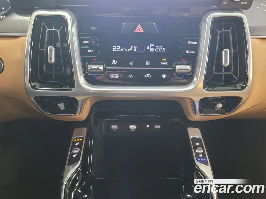 Kia Sorento — фото 10
