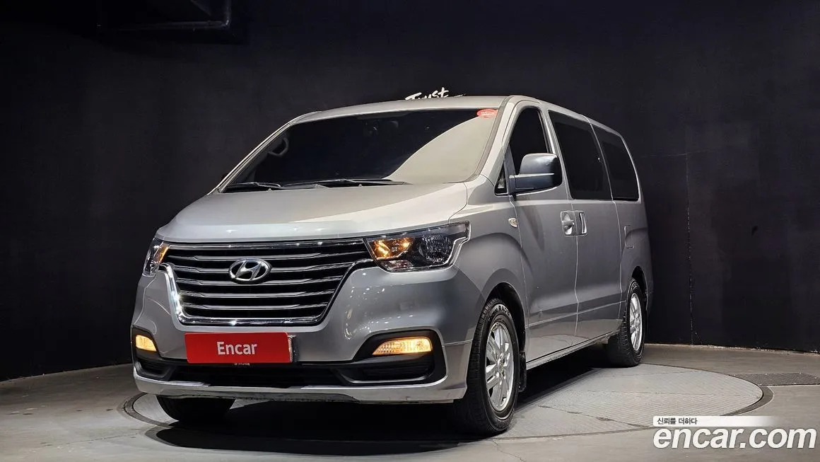 Hyundai Starex — фото 1