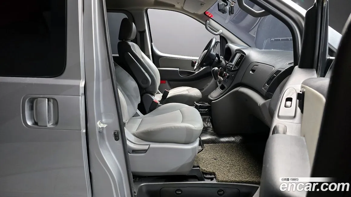 Hyundai Starex — фото 10