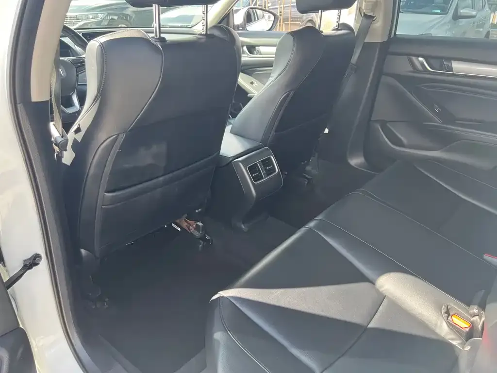 Honda Accord — фото 5