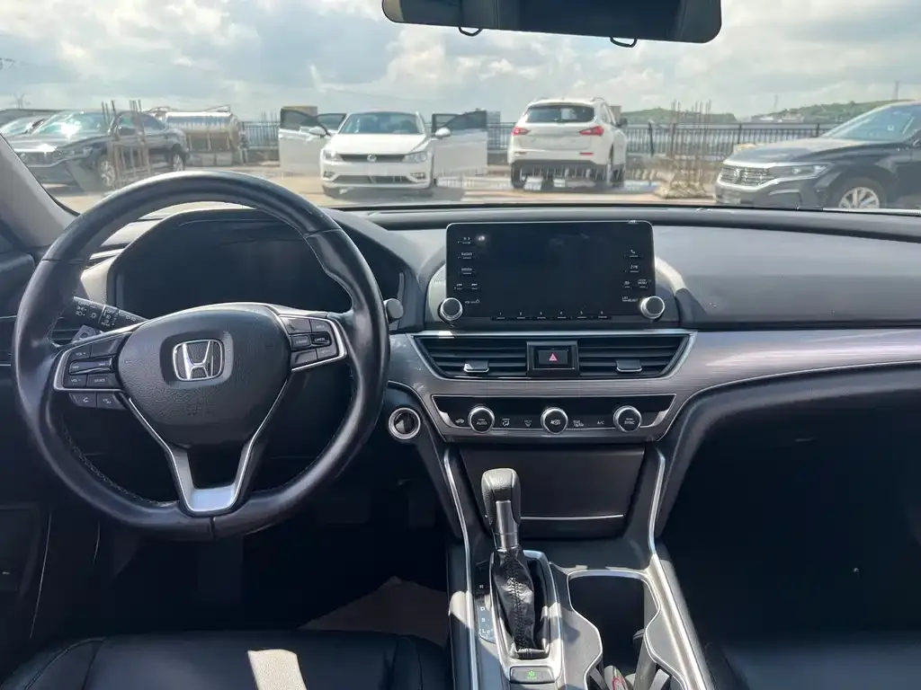 Honda Accord — фото 6