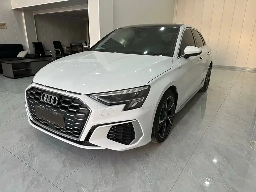 Audi A3 — фото 1