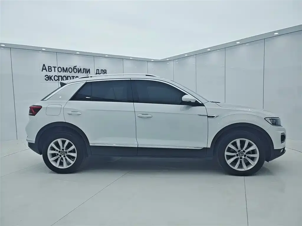 Volkswagen T-Roc — фото 10