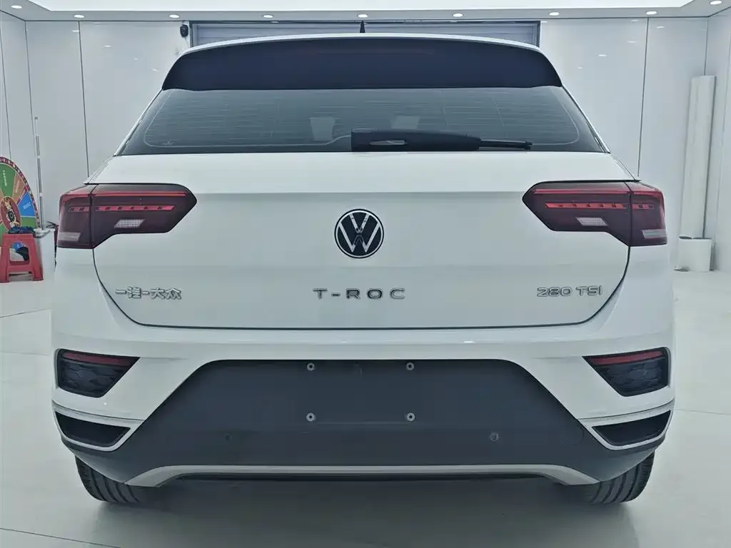 Volkswagen T-Roc — фото 5