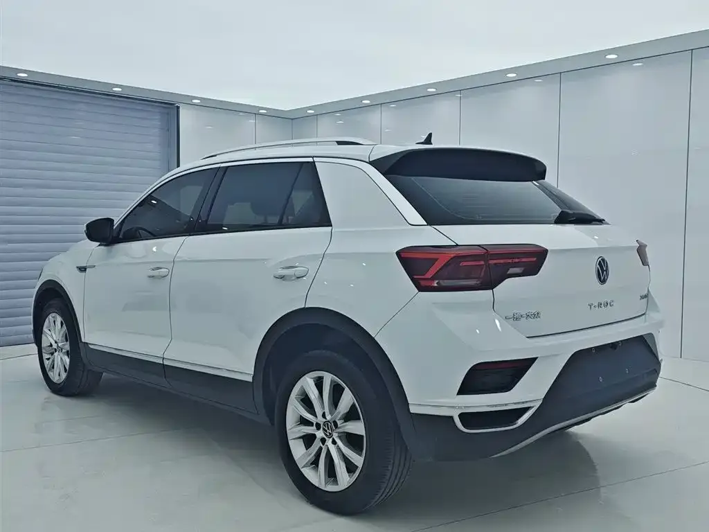 Volkswagen T-Roc — фото 6