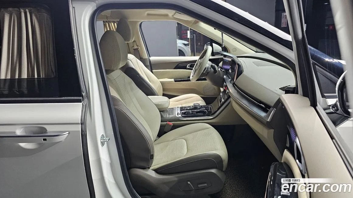 Kia Carnival — фото 10