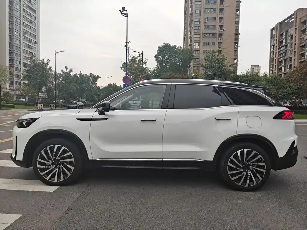BAIC X7 — фото 3