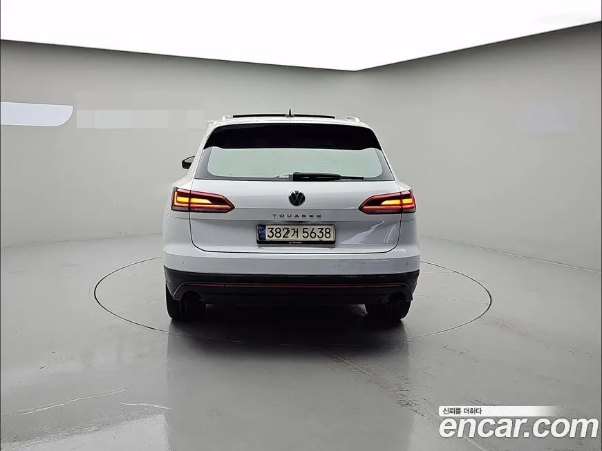 Volkswagen Touareg — фото 2