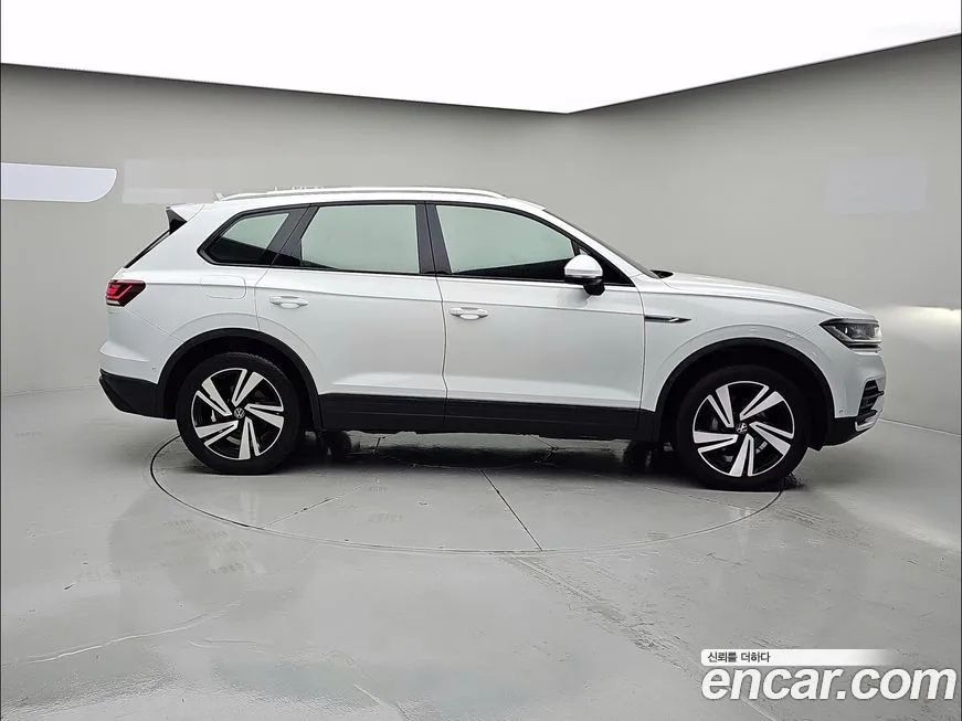 Volkswagen Touareg — фото 4