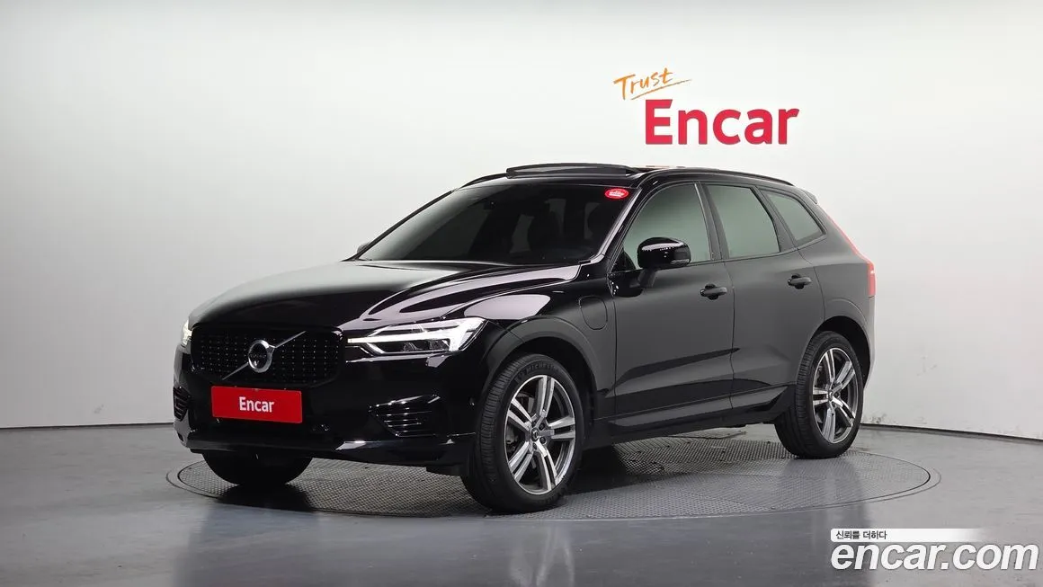 Volvo XC60 — фото 1