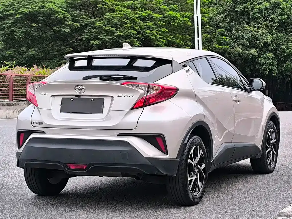 Toyota C-HR — фото 5