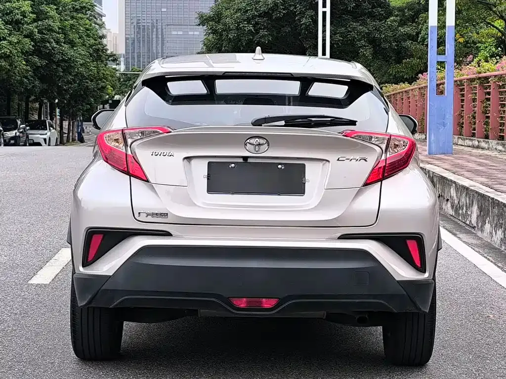 Toyota C-HR — фото 6