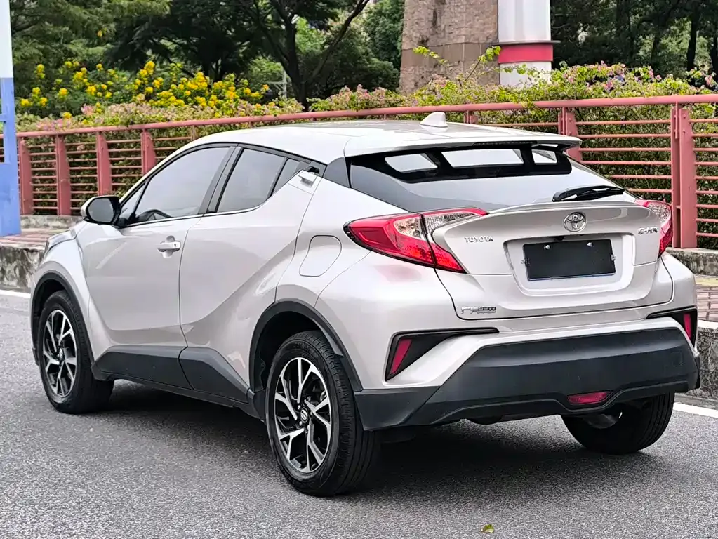 Toyota C-HR — фото 7