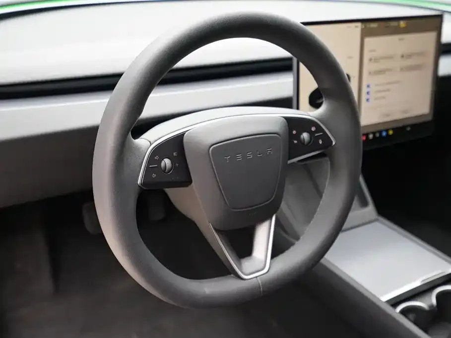 Tesla Model 3 — фото 6