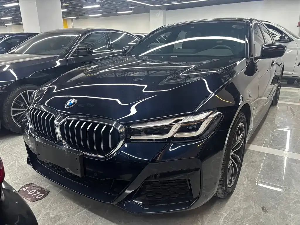 BMW 5 Series — фото 1