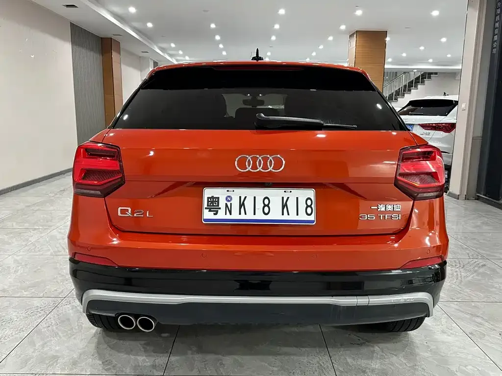 Audi Q2L — фото 6