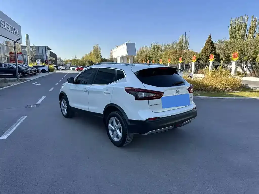 Nissan Qashqai — фото 7