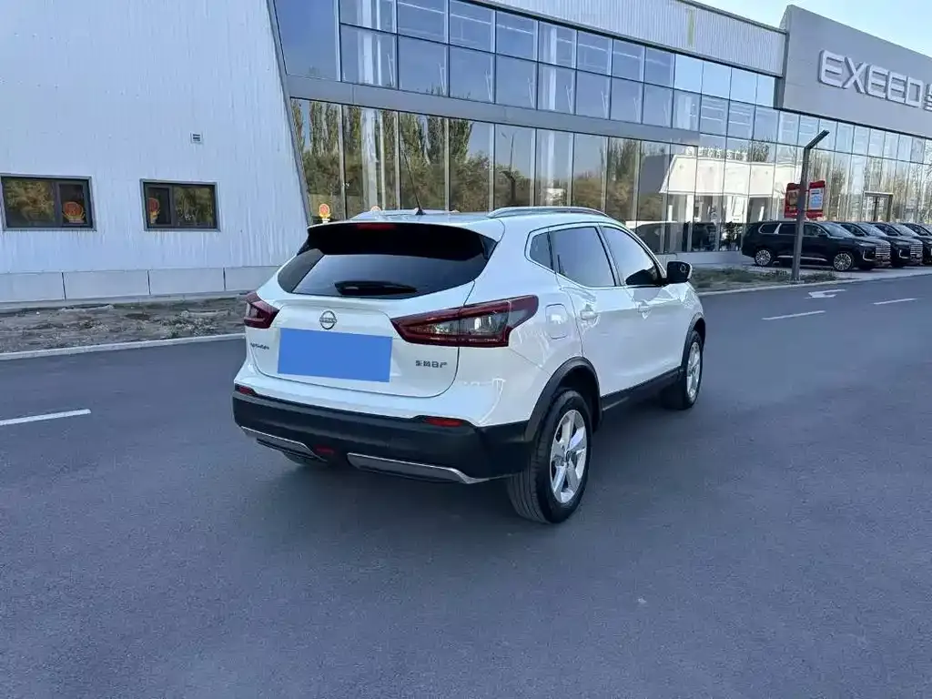 Nissan Qashqai — фото 9