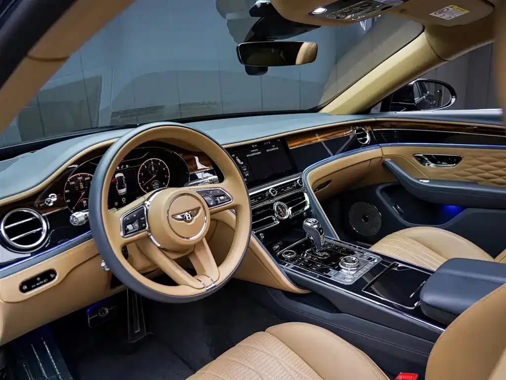 Bentley Flying Spur — фото 10