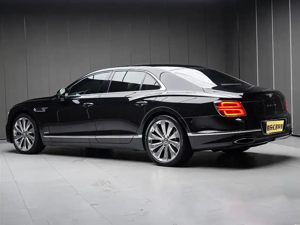 Bentley Flying Spur — фото 5