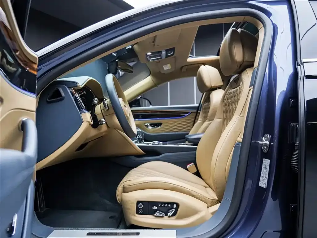 Bentley Flying Spur — фото 9
