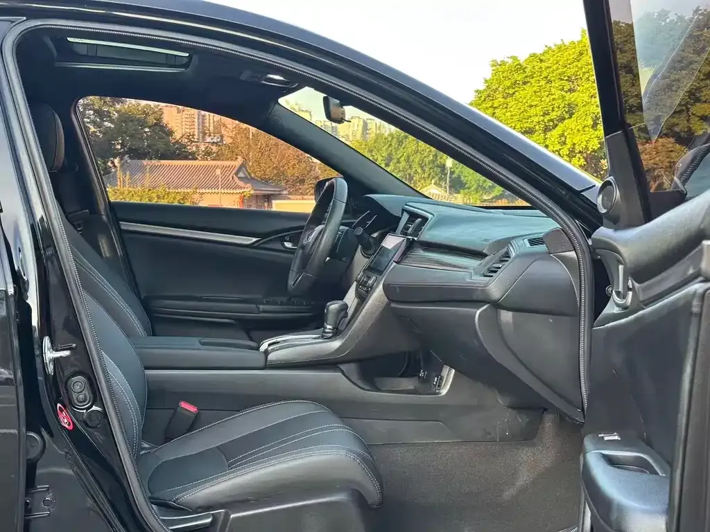Honda Civic — фото 10