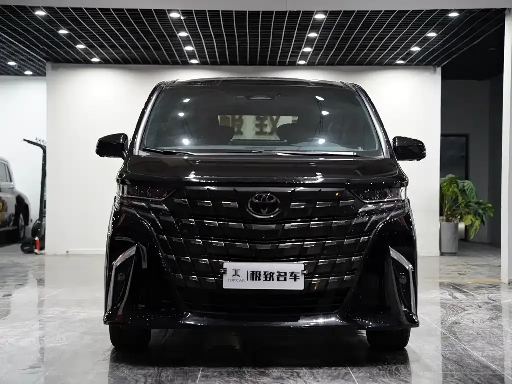 Toyota Alphard — фото 2