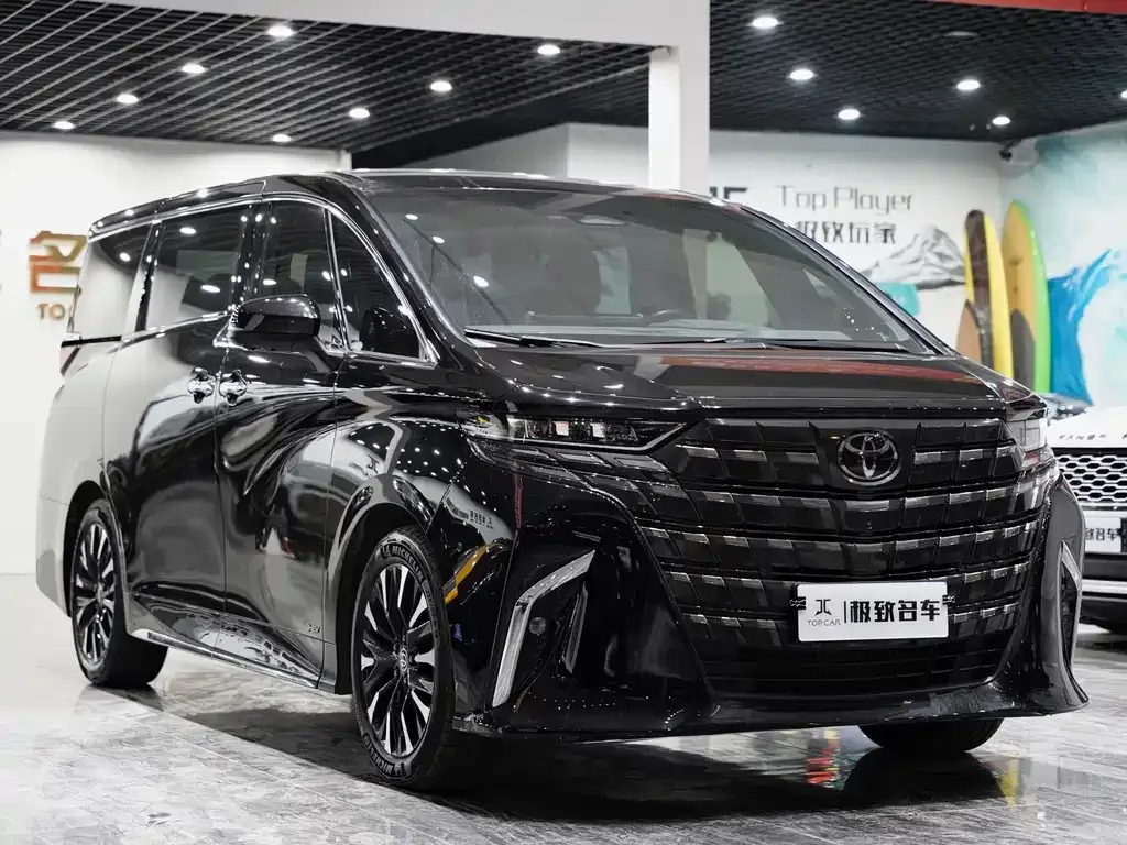 Toyota Alphard — фото 4