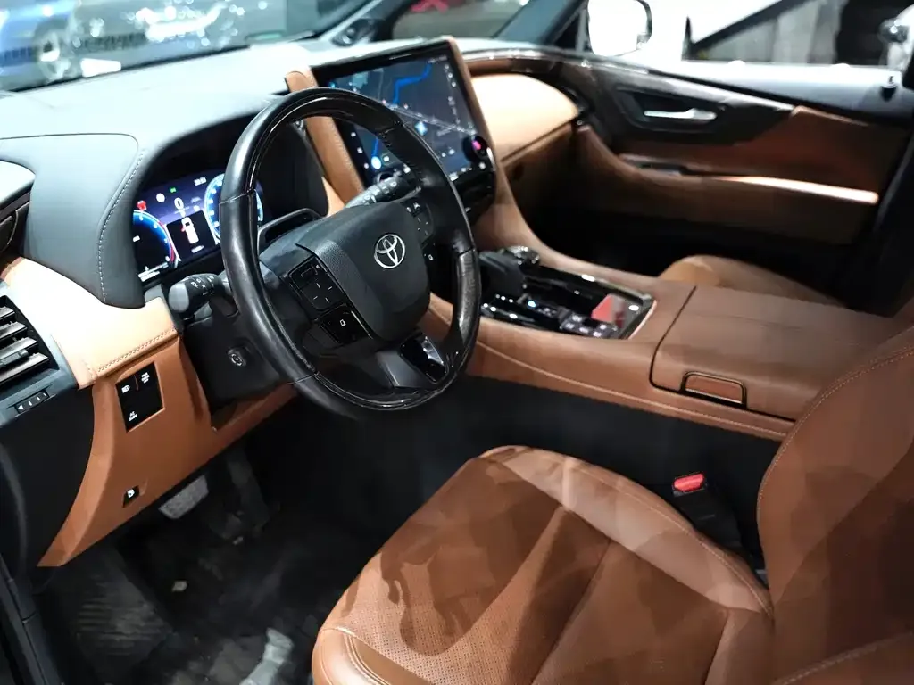 Toyota Alphard — фото 8